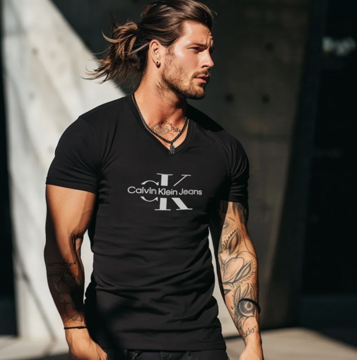 Koszulka Męska Calvin Klein Dekolt V Czarna - obrazek 2